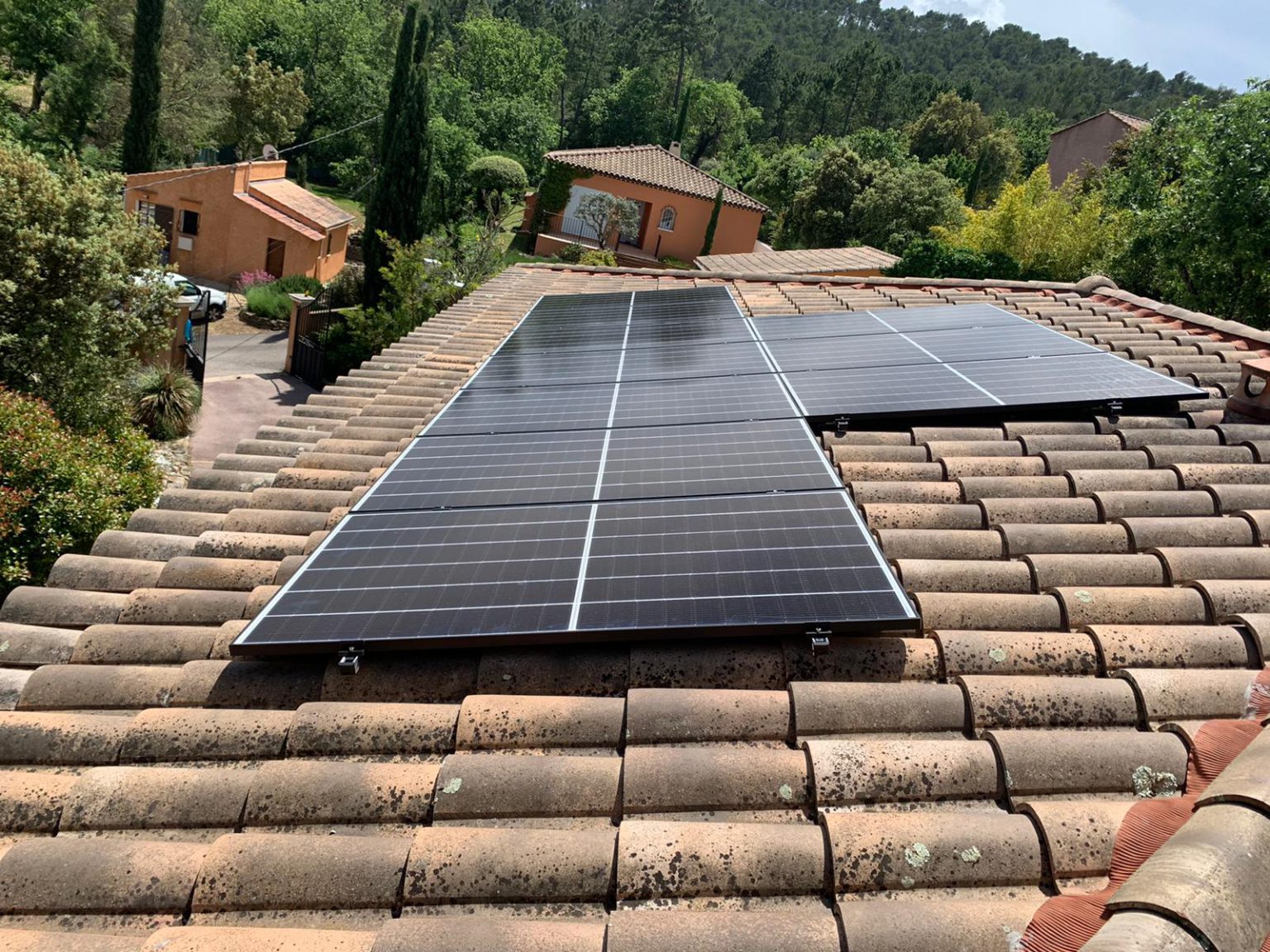 Kauff Energy Solaire, entreprise spécialisée dans la pose de panneaux solaires dans le var. Située aux alentours de Toulon et Sanary-sur-Mer, c’est à Six-Fours-Les-Plages que Kauff Energy est implanté.